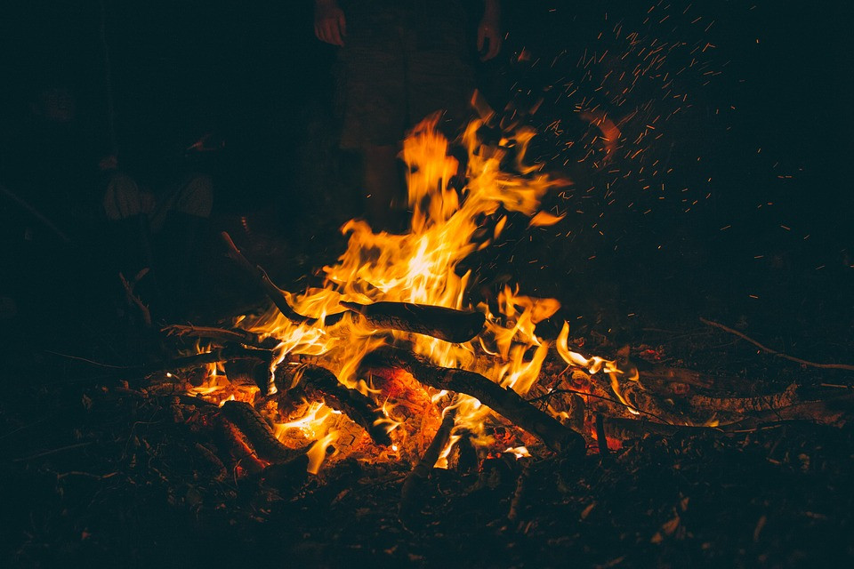 bonfire-1835829_960_720.jpg
